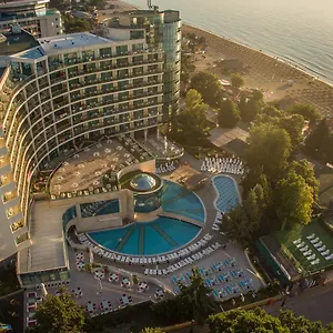 מלון Marina Grand